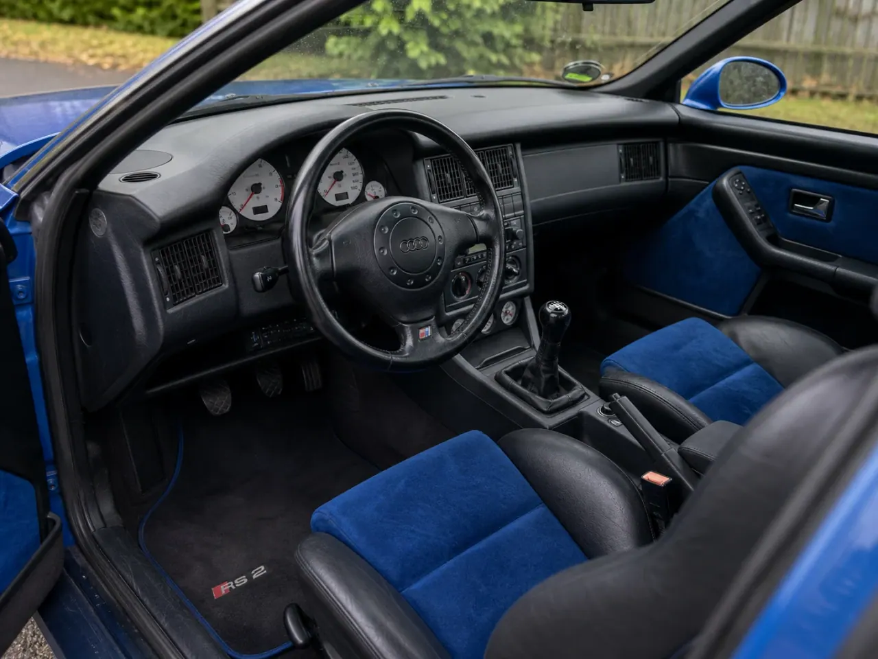 Audi RS2 Avant interior image from the MxTicleCars provider package