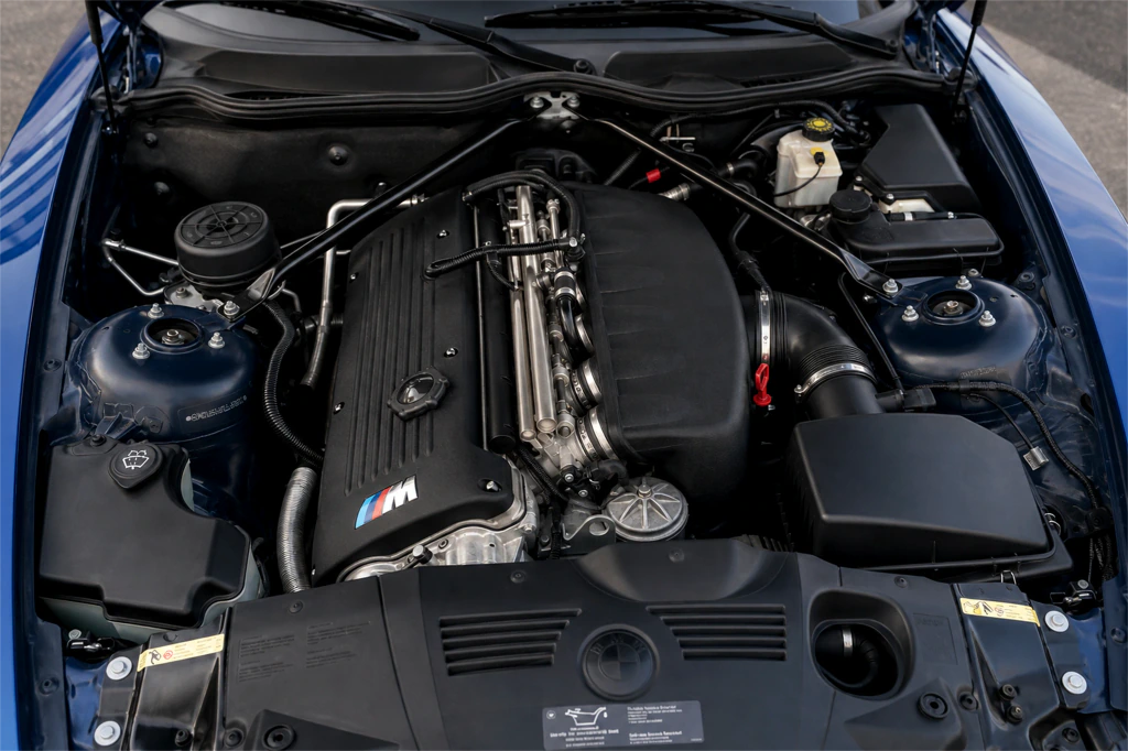 BMW Z4 M Coupe E86 (2006-2008 North America) Inspection Guide engine bay image