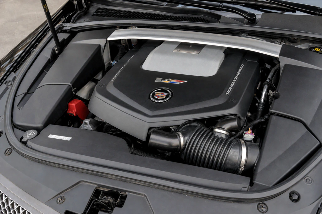 2011-2014 U.S.-market Cadillac CTS-V Inspection Guide engine bay image