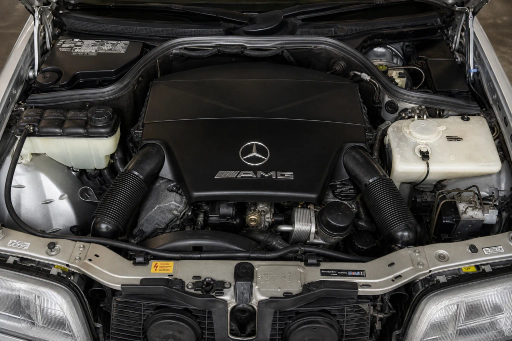 Mercedes-Benz C43 AMG W202 Inspection Guide M113 V8 engine bay image
