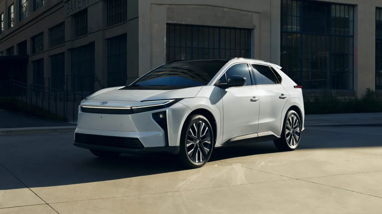 2026 m. Toyota bZ elektrinio visureigio spaudos vaizdas